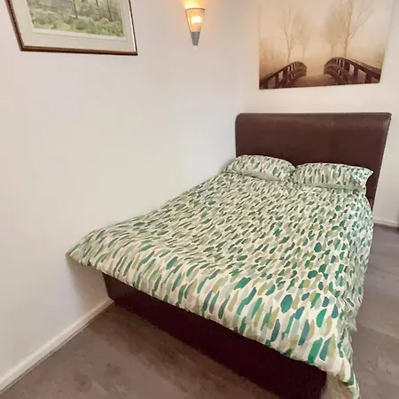 2 Spacious Double Bedroom - * برادفورد