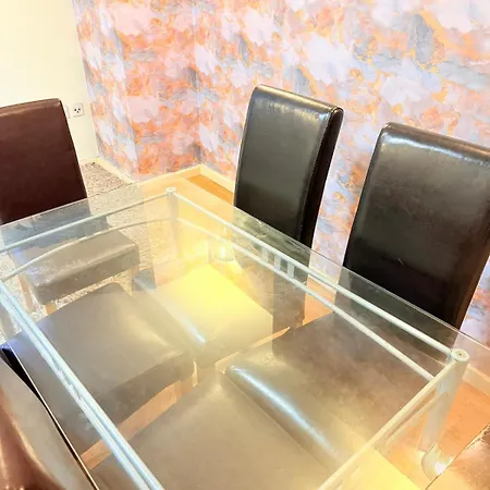 2 Spacious Double Bedroom -