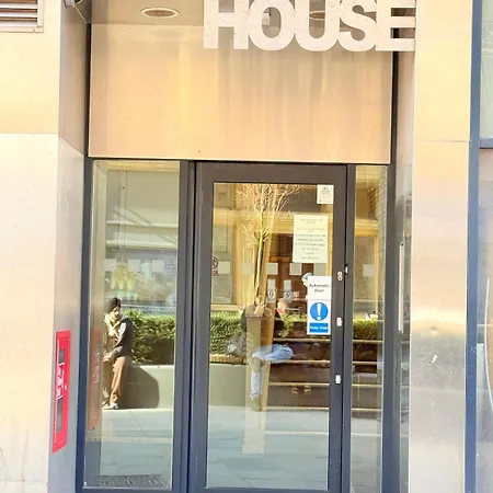 2 Spacious Double Bedroom - *