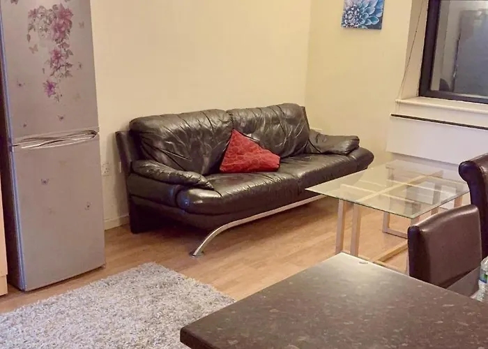 2 Spacious Double Bedroom - شقة