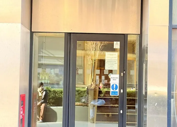 2 Spacious Double Bedroom - *